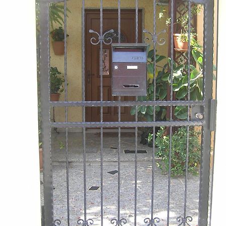 Bed and Breakfast Il Fenicottero Elmas Exterior foto